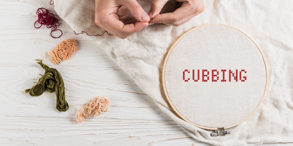 Cubbing: sexo entre mujeres de 50 y hombres jóvenes