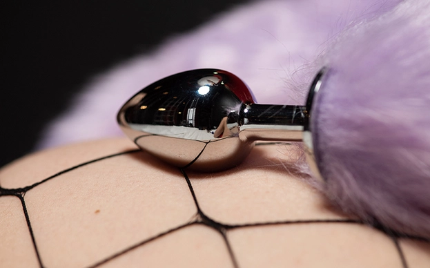 Can I use a butt plug to stretch my anus?