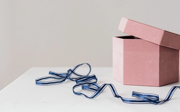 Dinos cómo es tu amigo invisible y te decimos qué tienes que regalarle